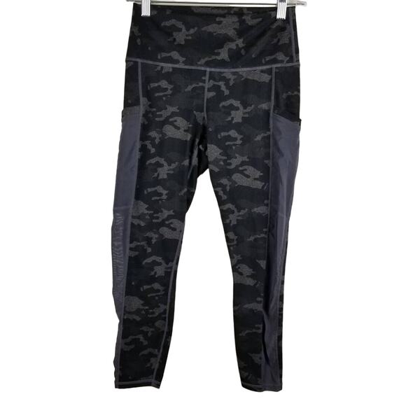 Fabletics Powerhold Camoflauge Athletic Hiking Walking Side Pockets Leggings XS - Picture 1 of 4